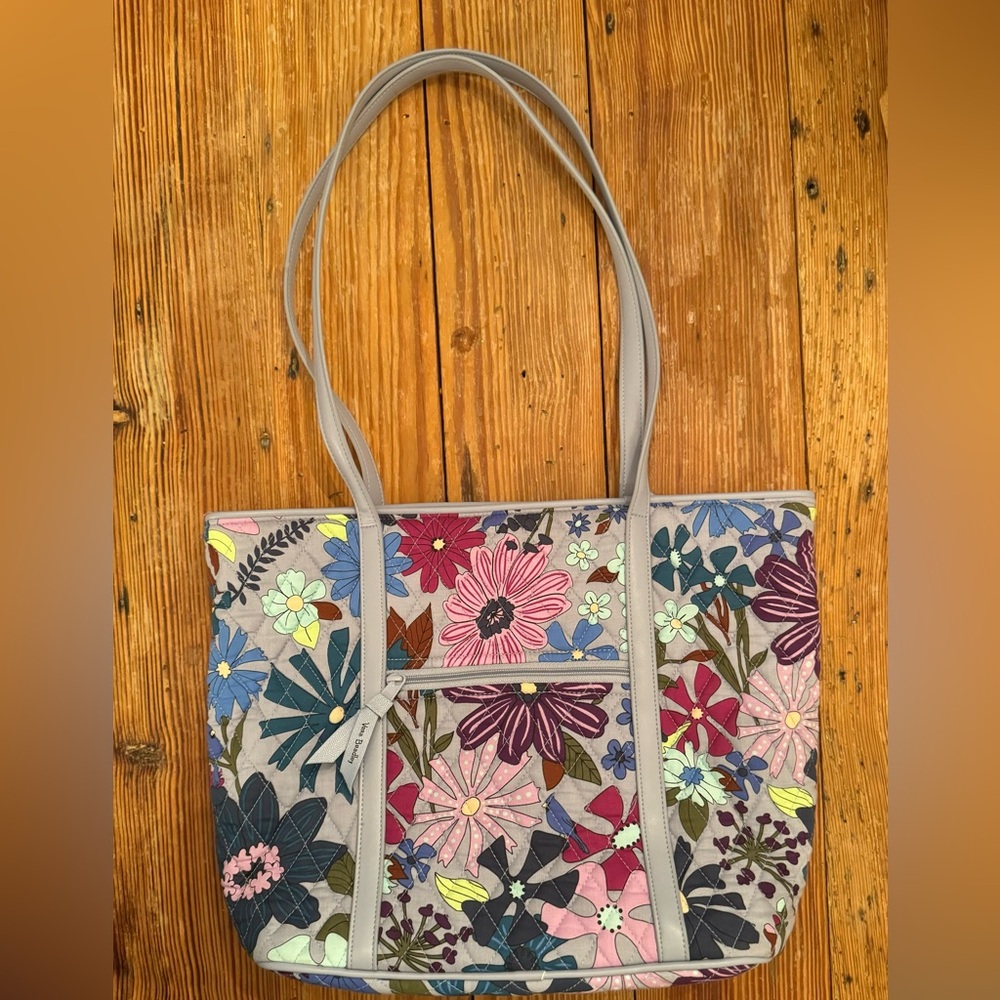 💐Vera Bradley Small Trimmed Bag in Bengal Lily